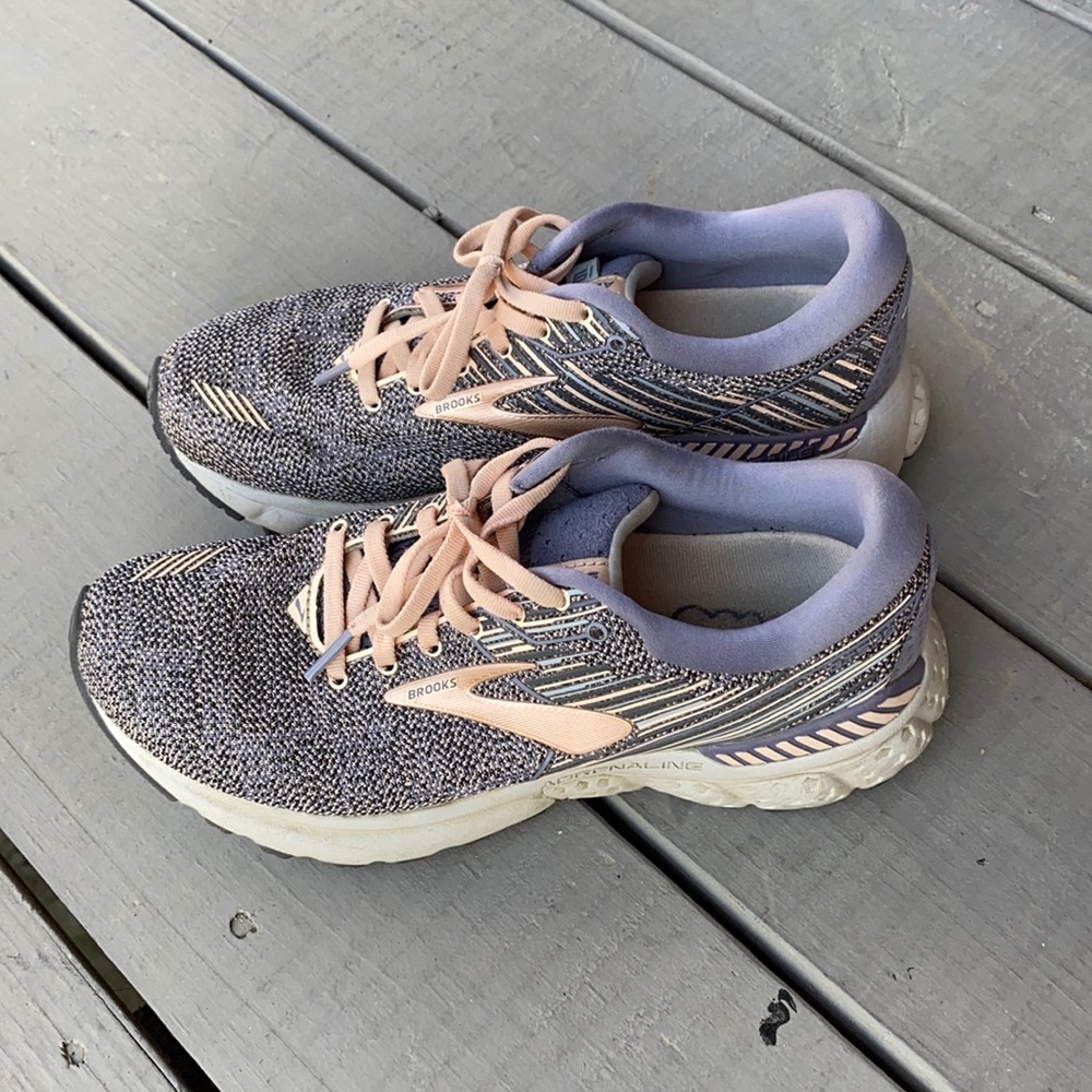 Brooks Adrenaline running shoes size 8 women